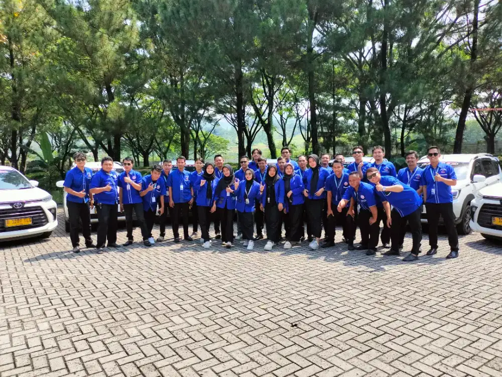 Driver/instruktur sekolah mengemudi