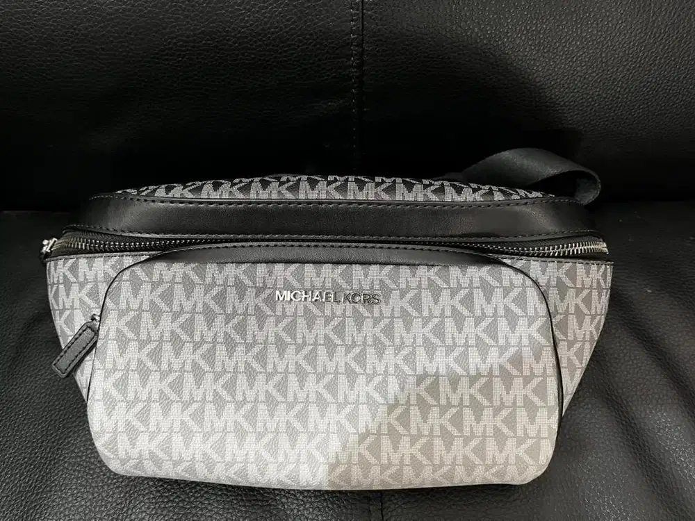 Tas Pinggang  -  Michael Kors