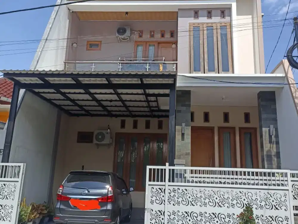 Rumah Mewah 2 lantai Dijual Murah di Perumahan Tirtomadu Residence Blitar