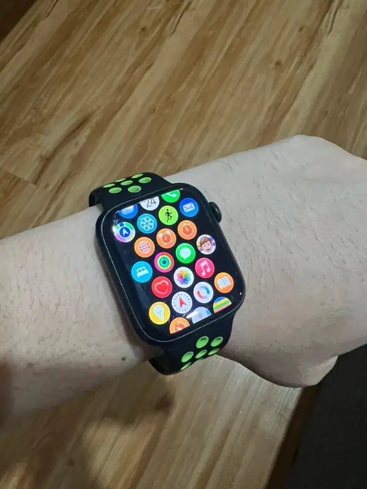 Apple watch series 7 45mm Green sport band