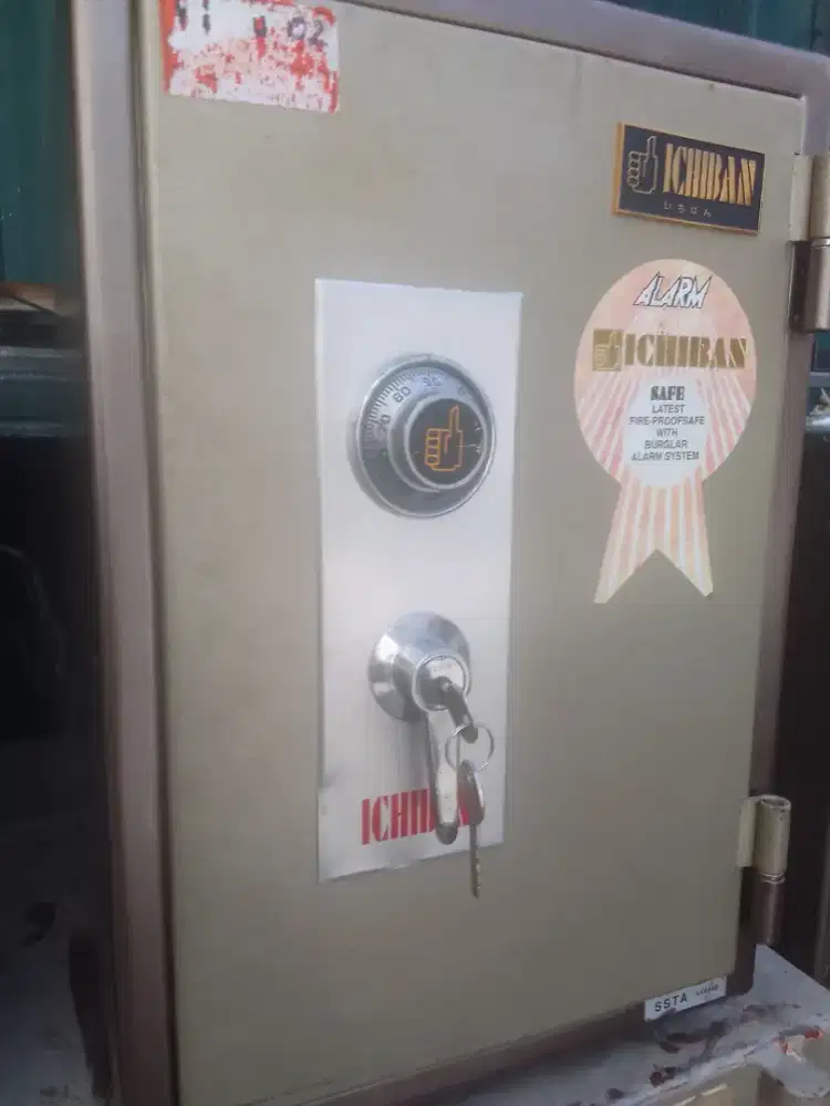 Jual murah Brankas untuk keamanan dokumen penting anda