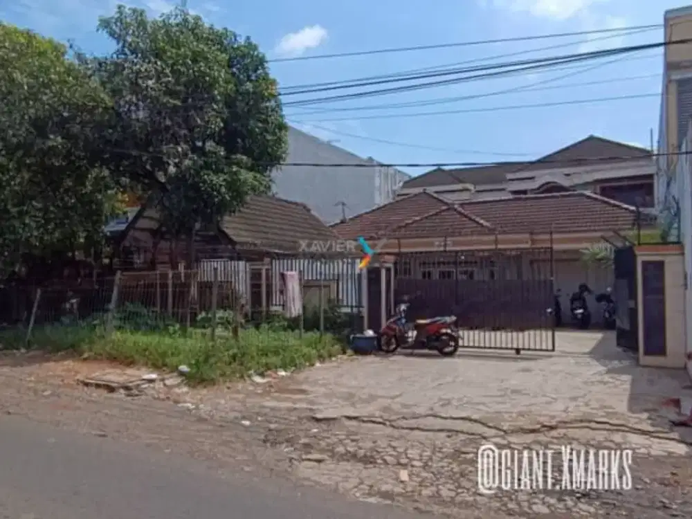 Rumah Klasik dekat sekolah dan Mall di Langsep klojen Malang