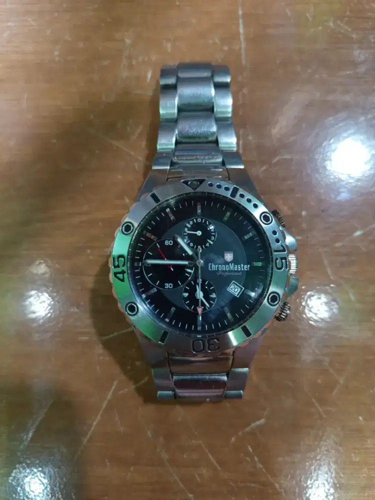Jam tangan pria