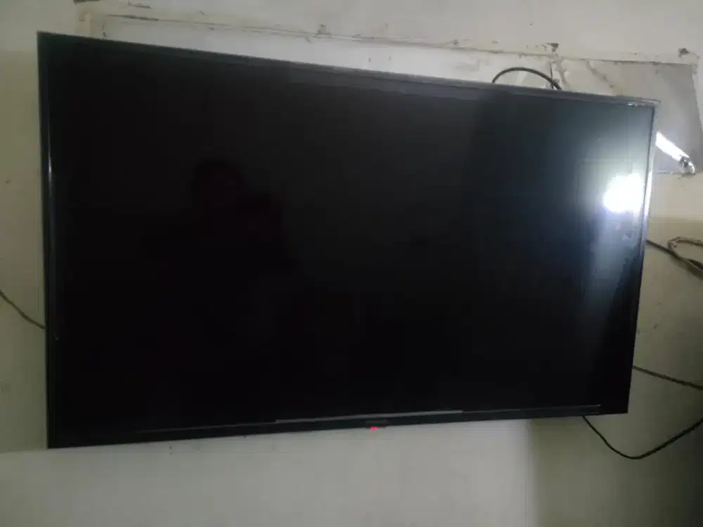 DI JUAL B U  Tv+speaker POLYTRON 43Inch