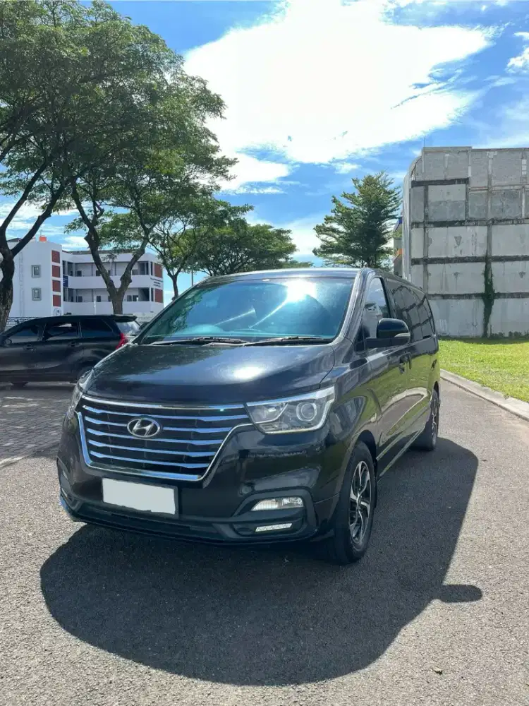 Hyundai H-1 royale