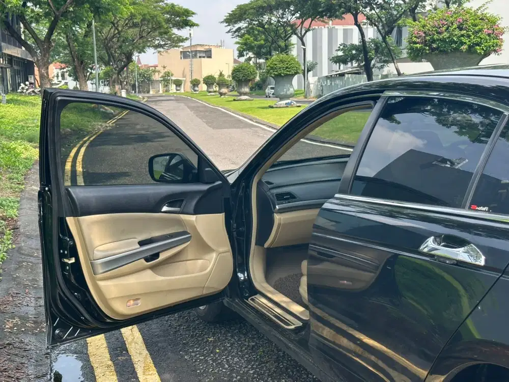 Honda Accord 2010 Bensin