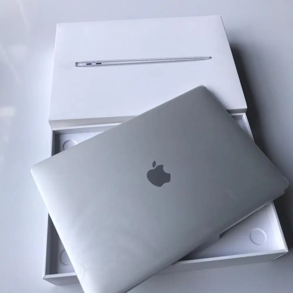 Macbook Air Retina 2020 Like New