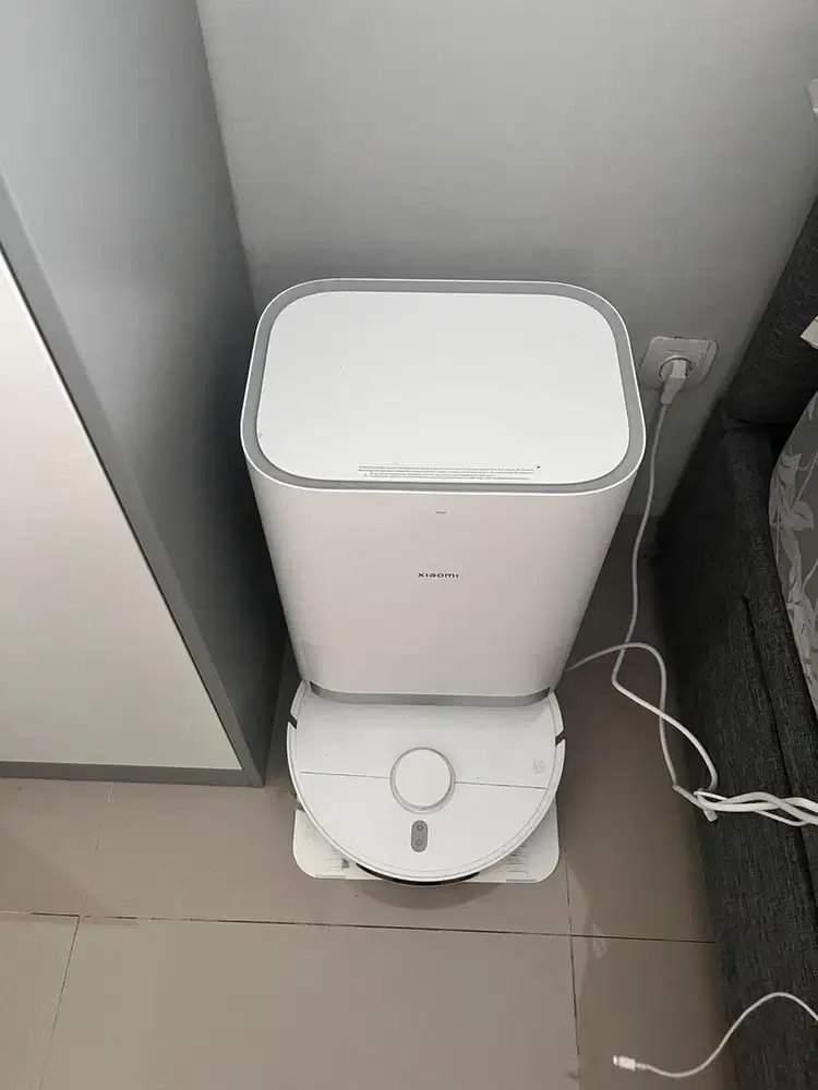 XIAOMI ROBOT VACUUM CLEANER X20 PLUS (LIKE NEW)