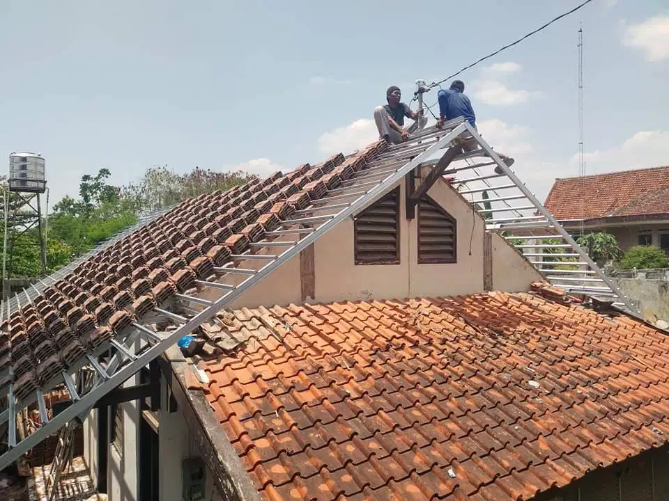 Bongkar dan Renovasi Atap Rumah Dengan Baja Ringan BIMA TRUSS