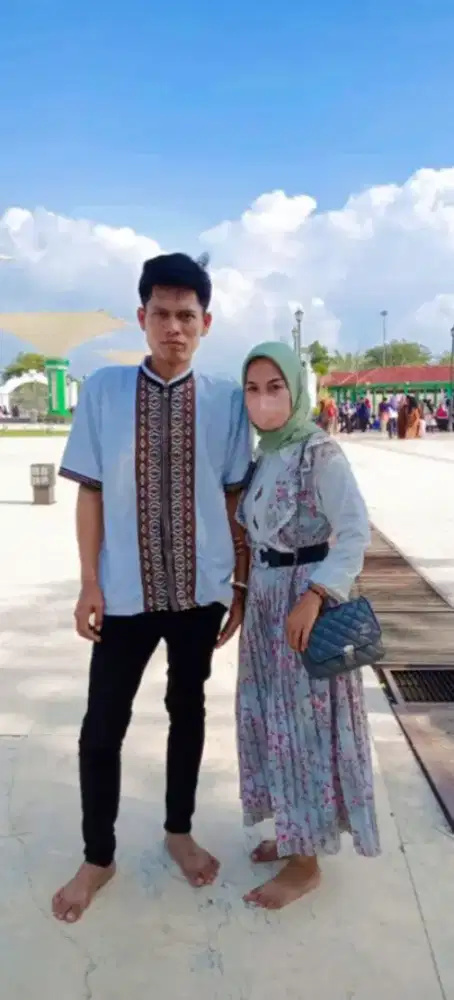 Sedang mencari pekerjaan driver, yang deket aj.