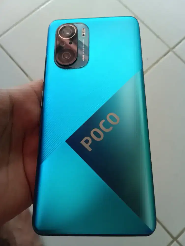 POCO F3 8 / 128