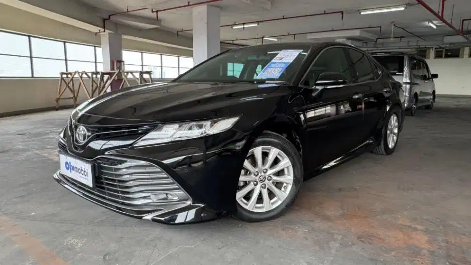 Pajak Panjang TDP 18JT Toyota Camry 2.5 V Bensin-AT 2021 Hitam