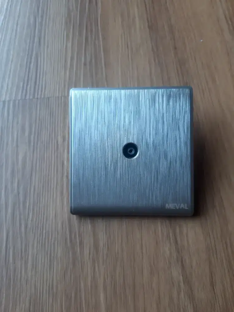 Meval Socket TV Soket TV Warna Rose Gold Hairline Colokan Minimalis