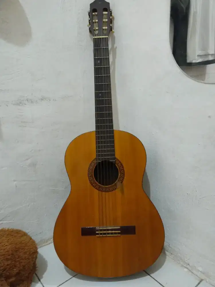 Gitar yahama akustik