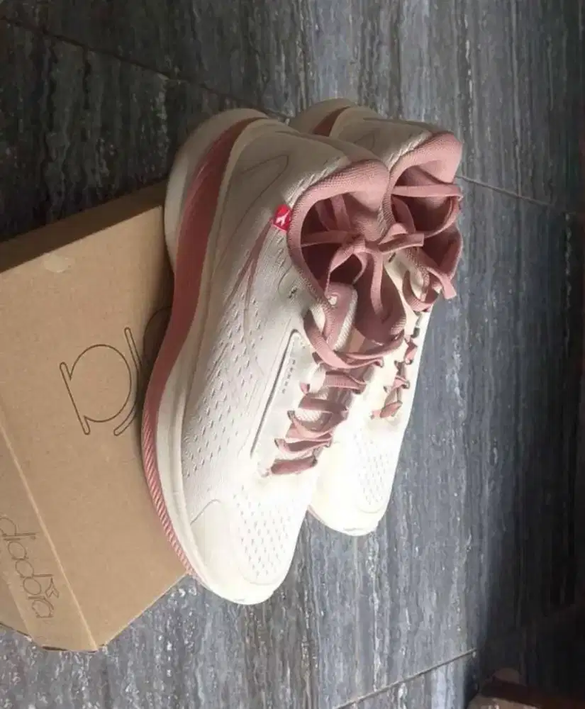 Baru dipake sekali .