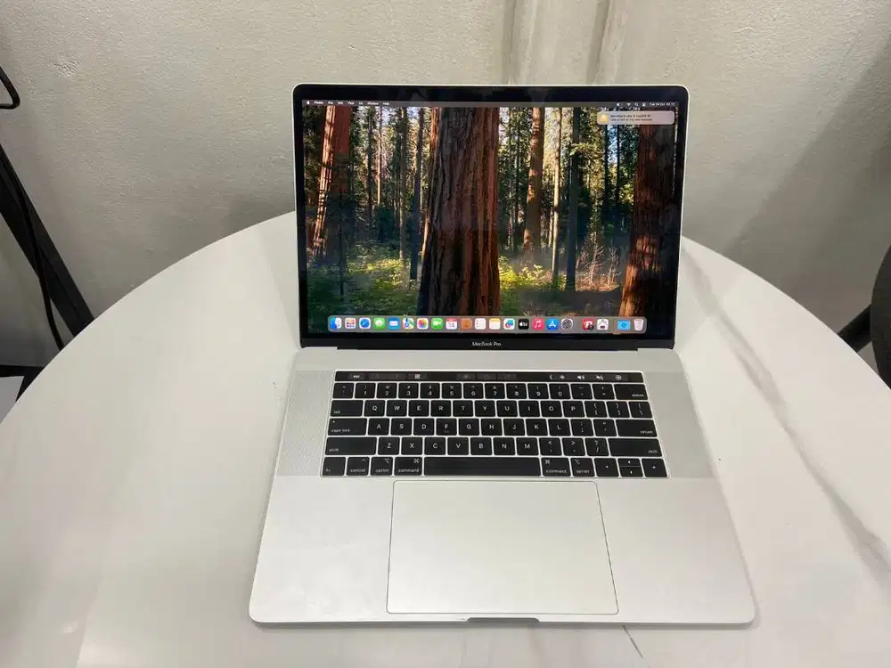 Macbook Pro Touchbar 2018 Core i7 Ram 16GB Intel Iris 15.4inch N-EC