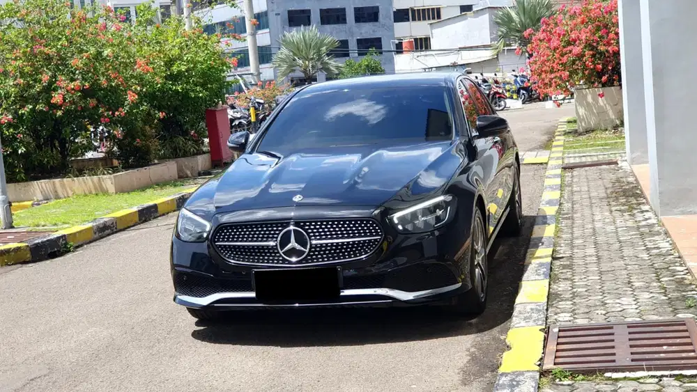 Km22rb mercedes benz mercy e200 avantgarde 2022 hitam