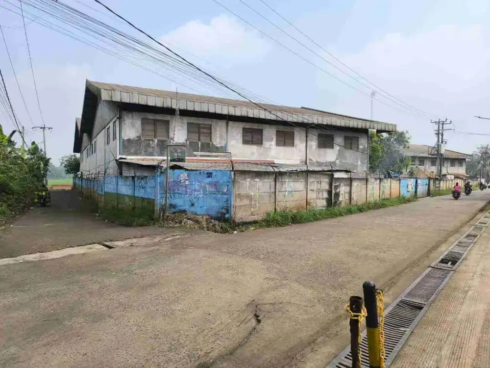 Dijual cepat gudang bekas pabrik (sekarang produksi dan pengolahan kayu), pasir angin cileungsi