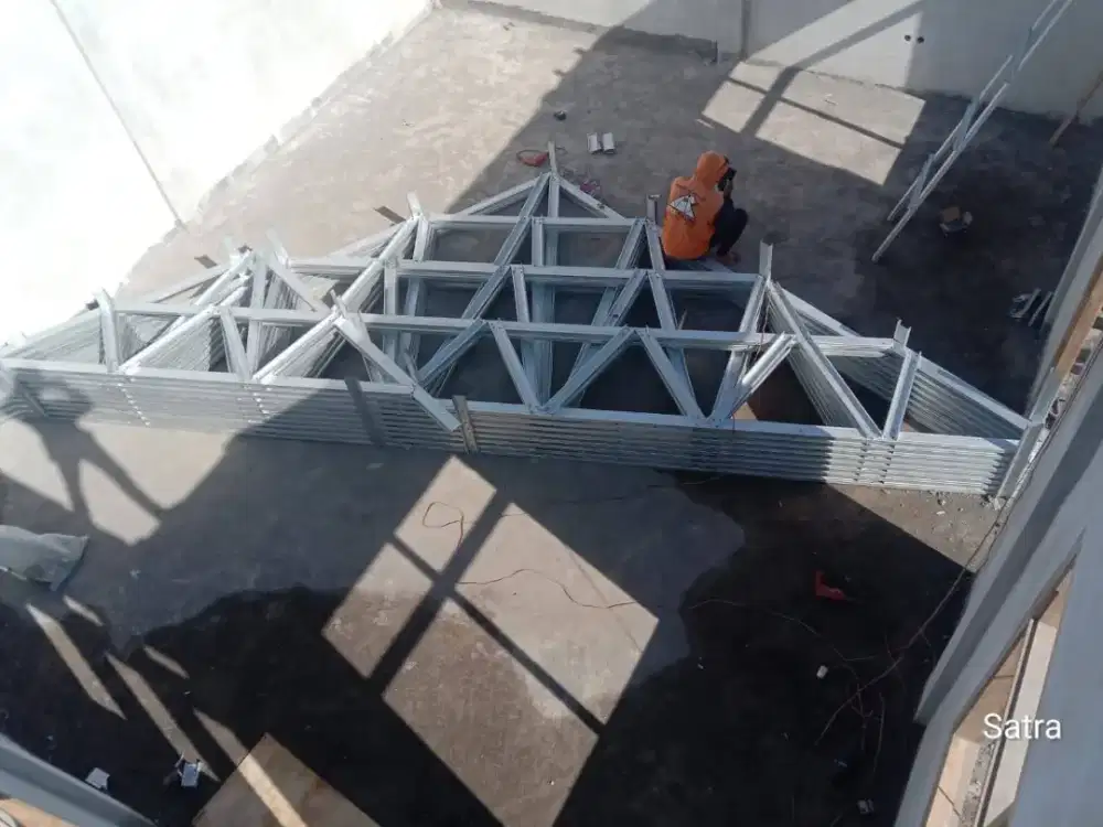 JASA TUKANG ATAP BAJA RINGAN