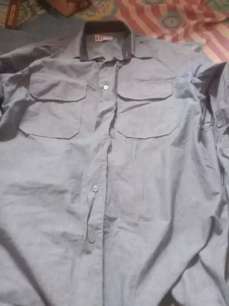 Kemeja abu2 mirip jeans ukuran xl