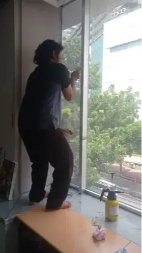 Outlet Kaca Film dan Sticker untuk kebutuhan Gedung, Perkantoran Rumah