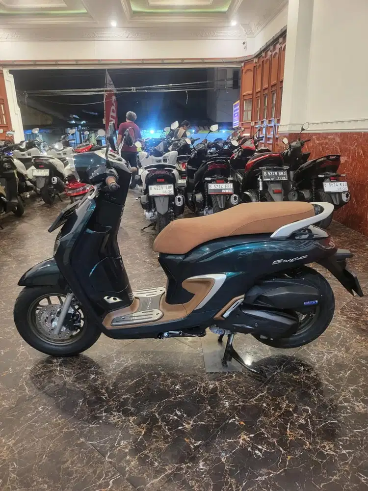 HUB DEDI DP 4 JT STYLO 160 ABS THN 2025 KM LOW KTP DAERAH BISA KREDIT