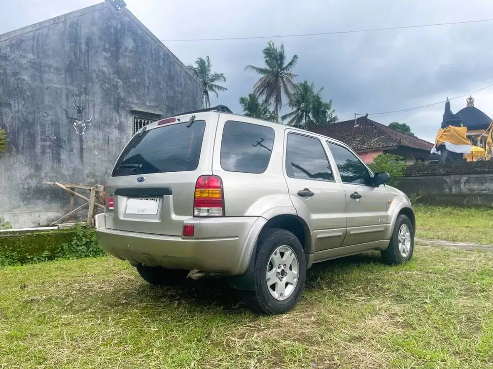 Escape XLT Matic 2.3cc original pabrikan