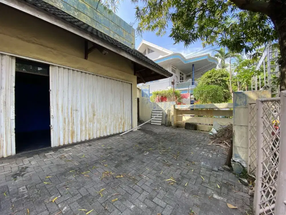 Rumah strategis di menteri supeno mugassari dekat simpang lima