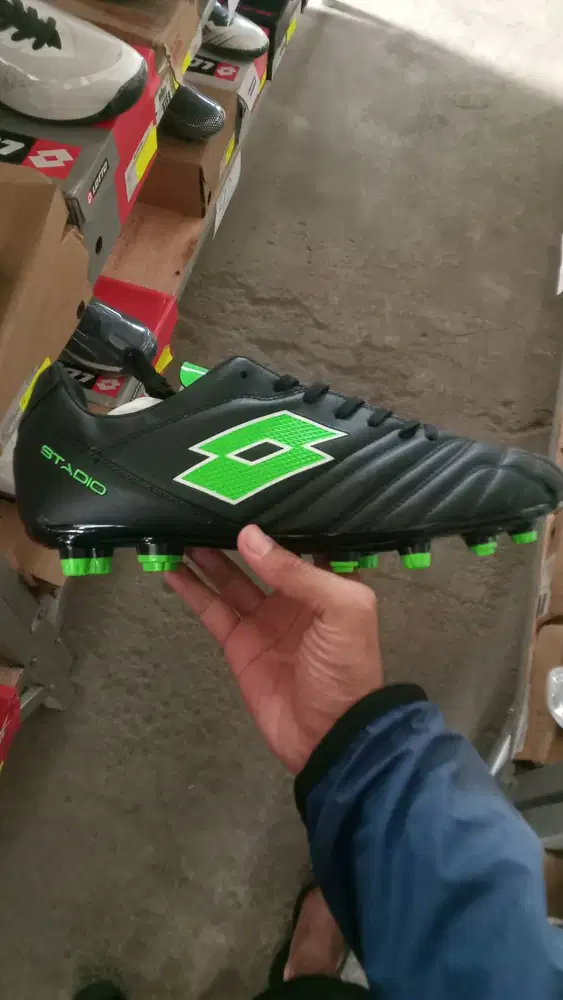 SEPATU SEPAK BOLA ADIDAS PUMA LOTTO ORI