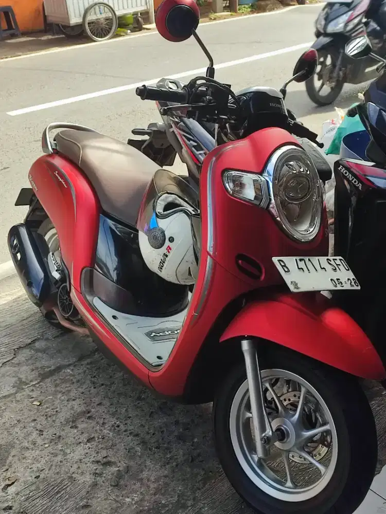 Scoopy 2018 merah doff
