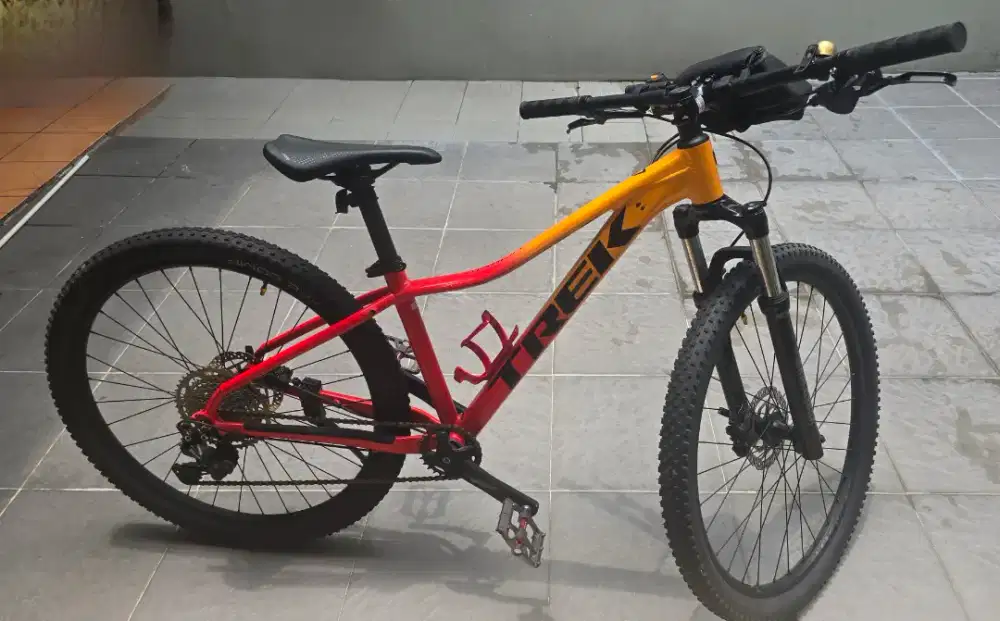 Sepeda gunung merk Trek Marlin Gen 2
