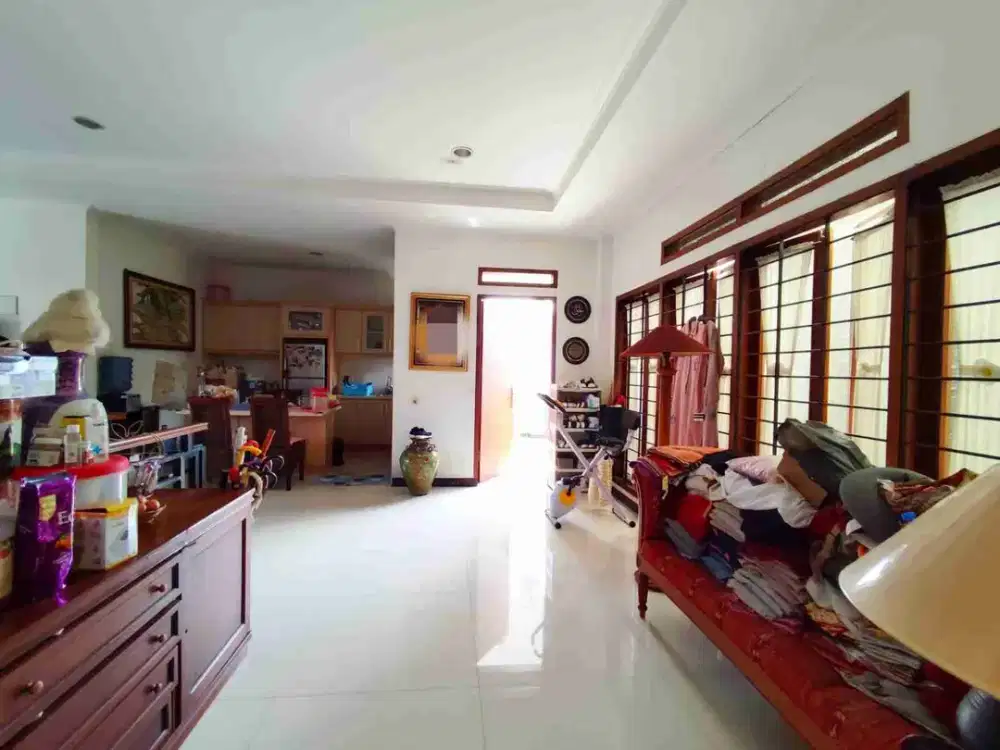 Di jual rumah sayap Supratman