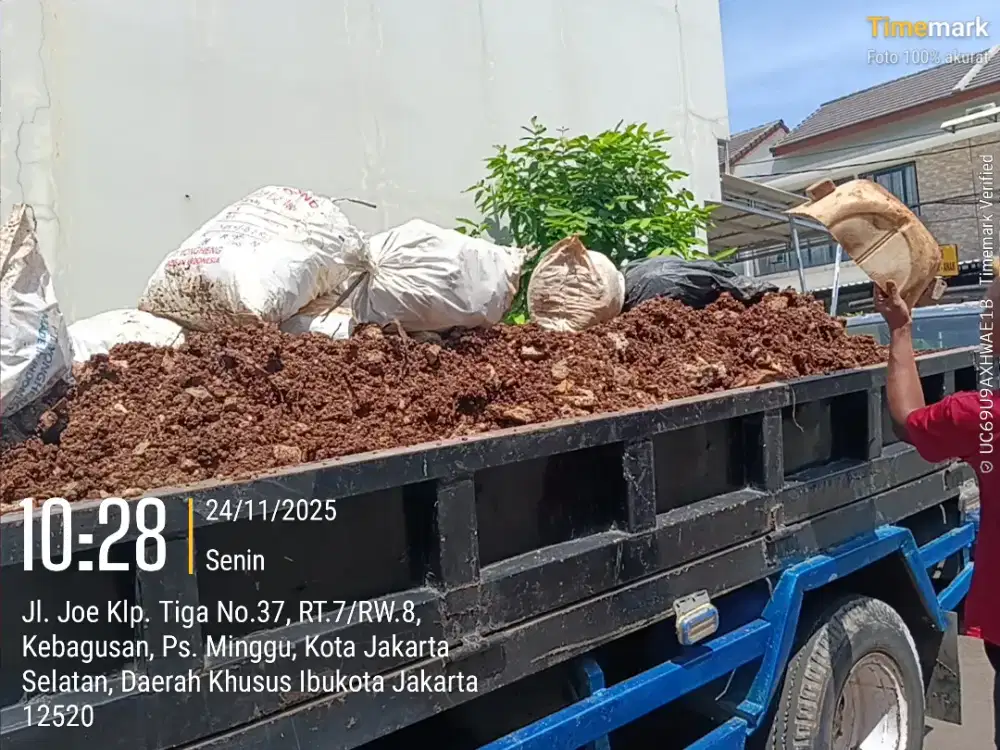 Jasa pengurugan puing dan buang tanah sampah
