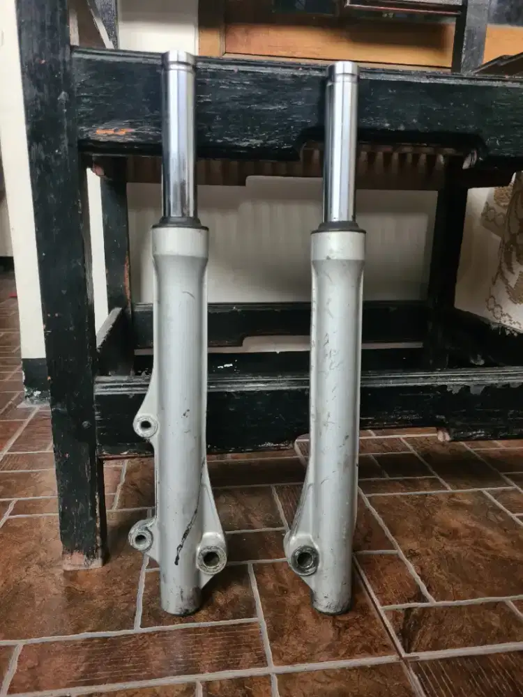 Shock Depan Honda Karisma X Original.