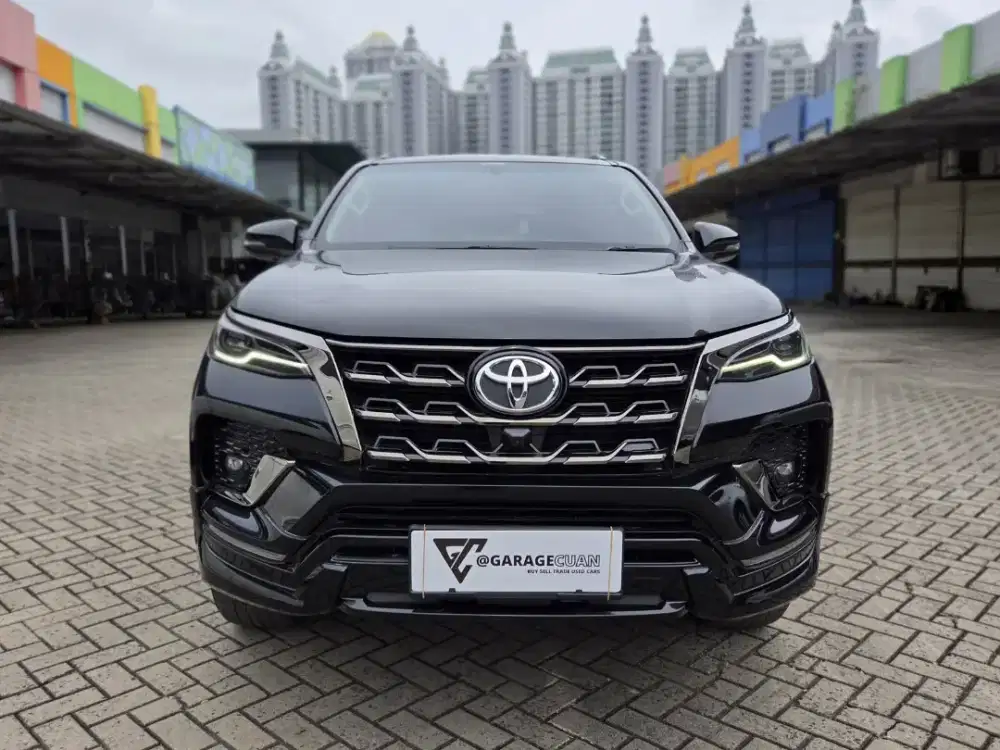 Toyota Fortuner 2.4 VRZ GR Sport 4x2 Facelift Diesel AT 2022 Hitam