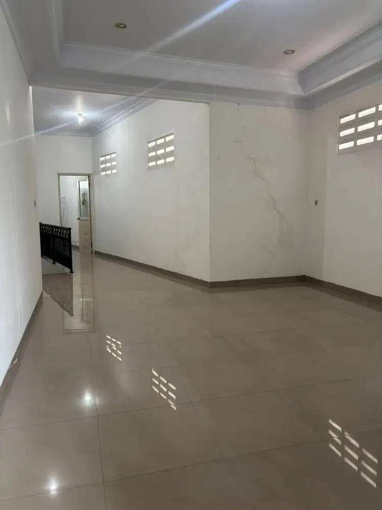 Disewakan Lt 3 Ruko – Cocok untuk Virtual Office/Kantor/Ruang Kerja