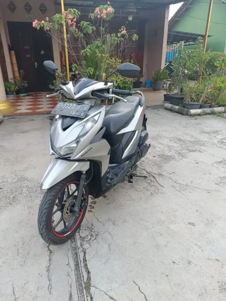 Sale .. honda beat duluxe silver