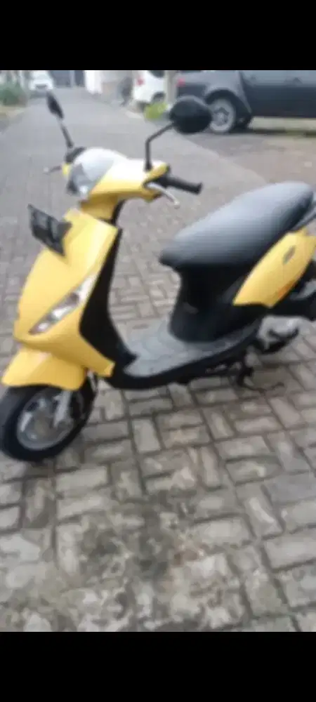 Piaggio ZIP Kuning 2011