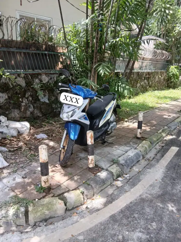 Hinda beat fi 2016 warna putih biru siap pakai