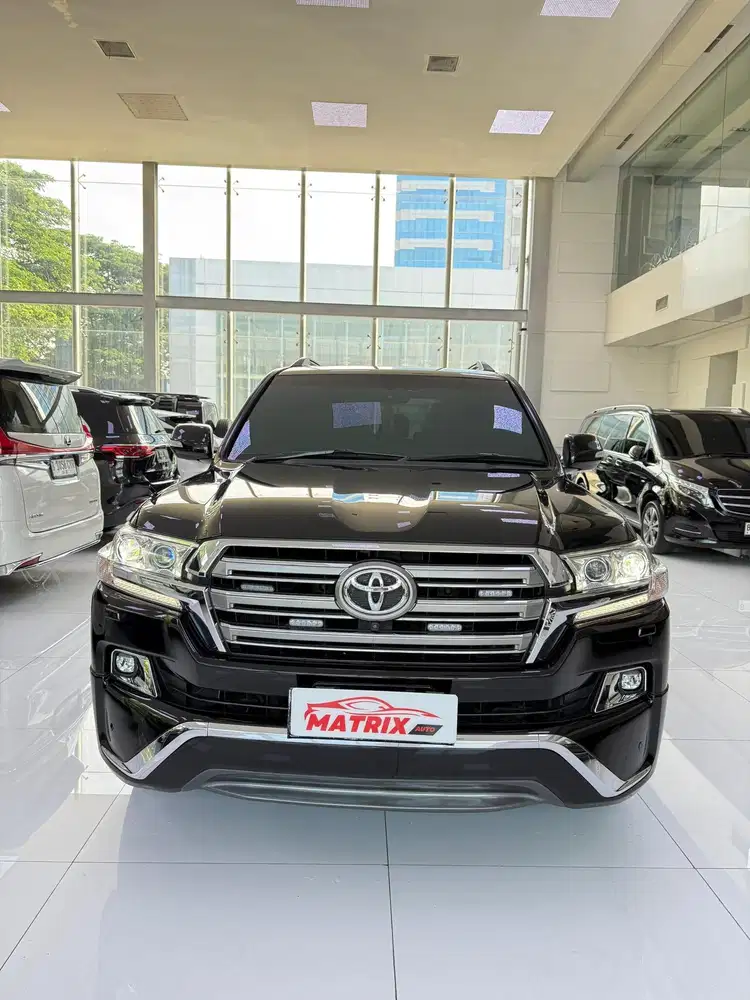 Toyota Land cruiser VXR200 Nik 2016 Black on black Siap pakai