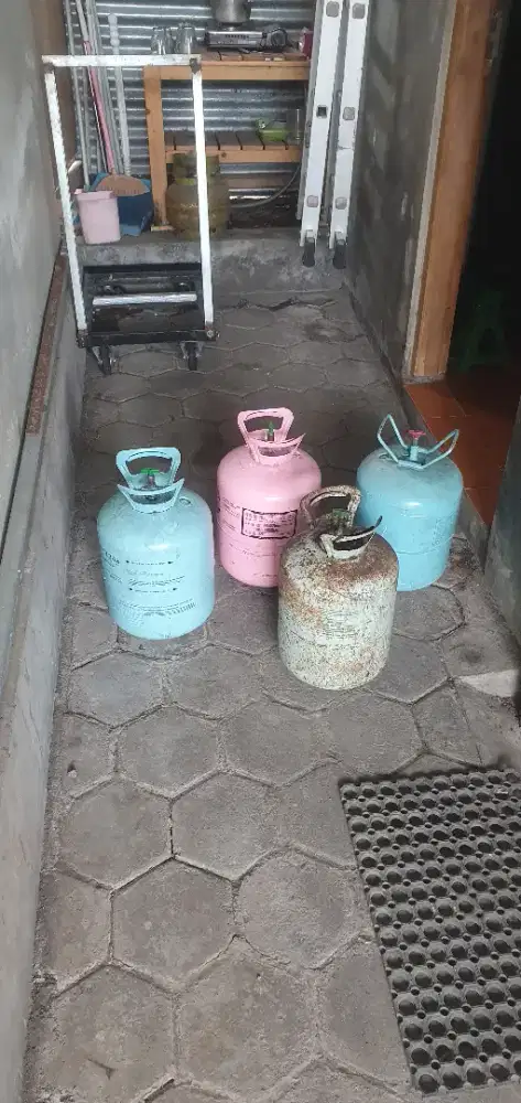 Tabung freon bekas