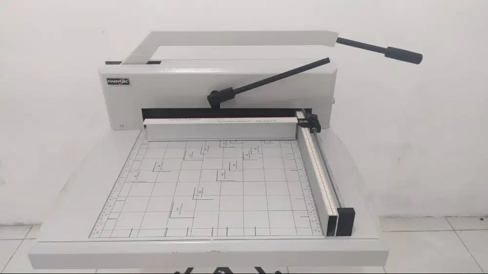 Pemotong Kertas Innovatec 888
