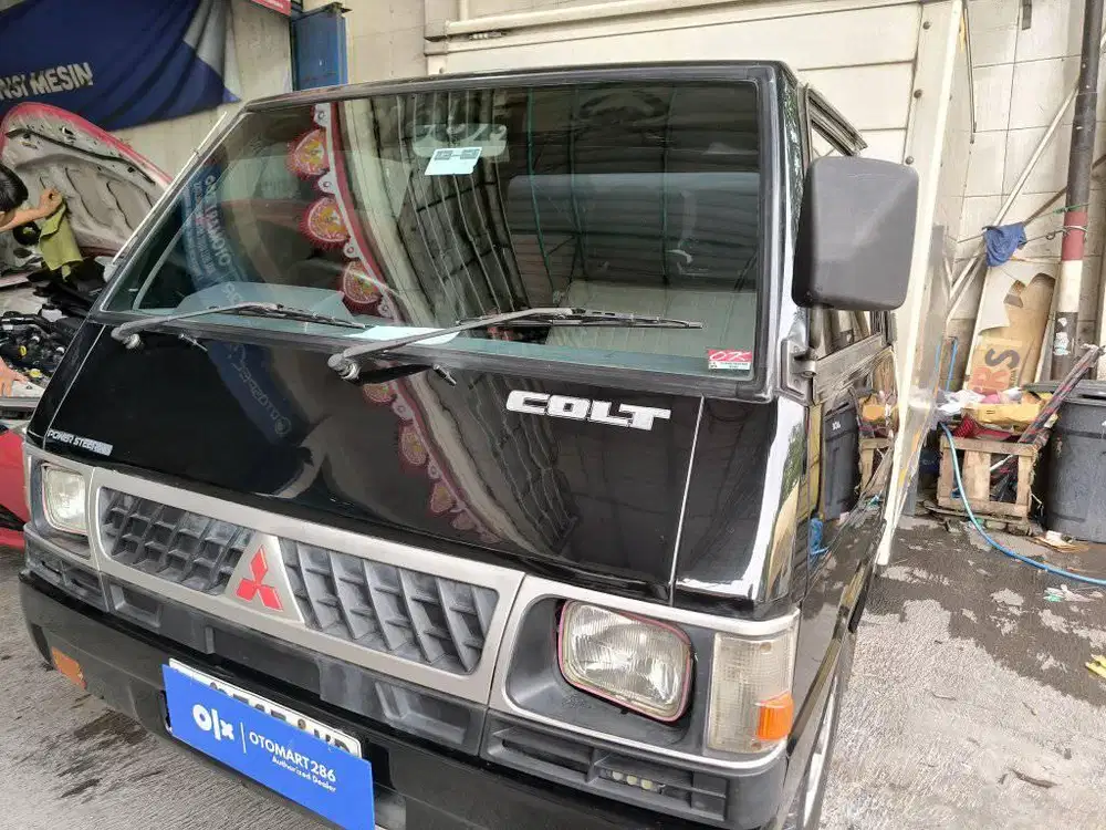 MITSUBISHI 2017 L300 BOX 2.5 M/T HITAM OTOMART 286 KENJERAN