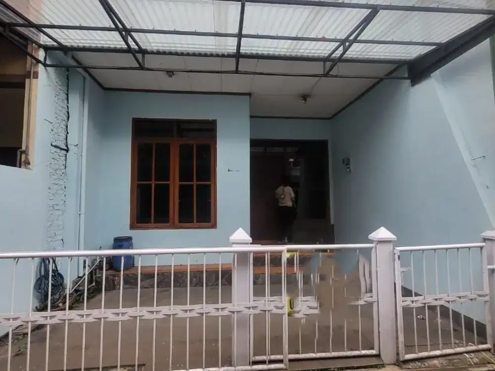 Dijual Rumah 2 Lantai, 3 Kamar Tidur Dalam Komplek, Bebas Banjir di Antapani Bandung