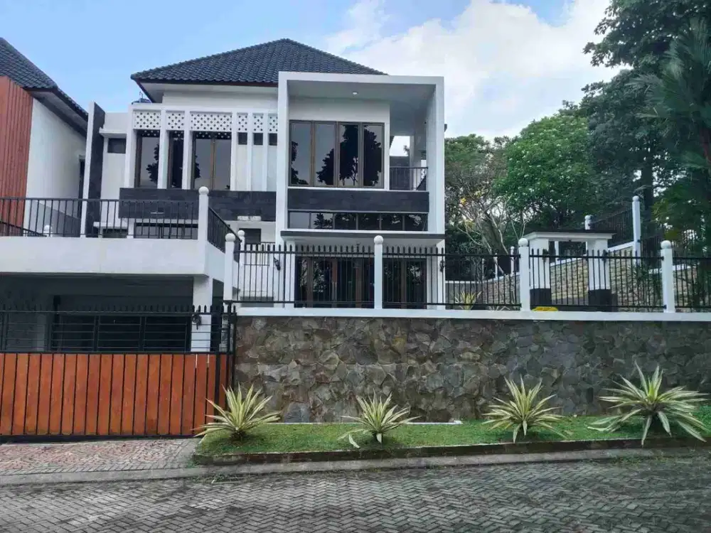 Rumah SHM Luas 500m 4+2 Kamar 4 Mobil  Kolam Renang Bogor Nirwana Residence