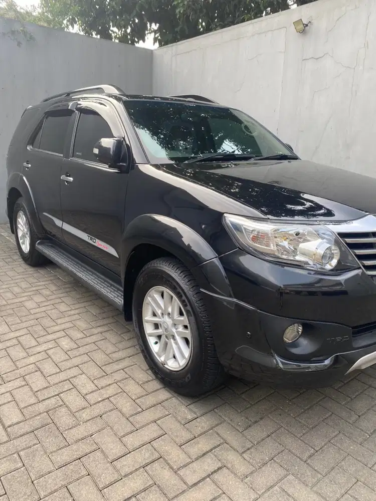 Toyota Fortuner 2011 Bensin