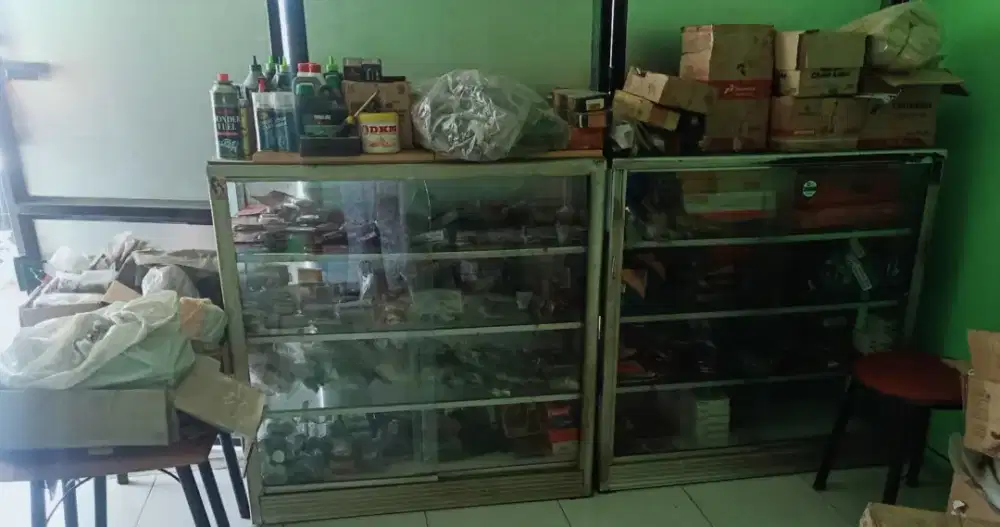 Di jual sparepart motor borongan atau ecer harga murah banget.
