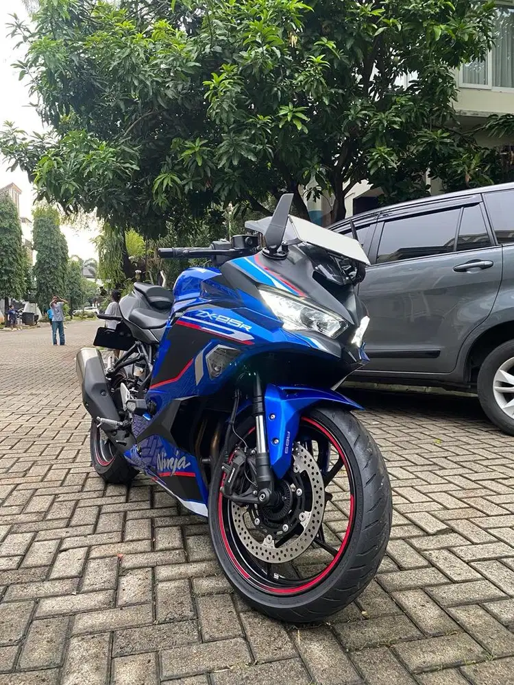 Di Jual: Kawasaki ZX25R ABS Tahun 2024