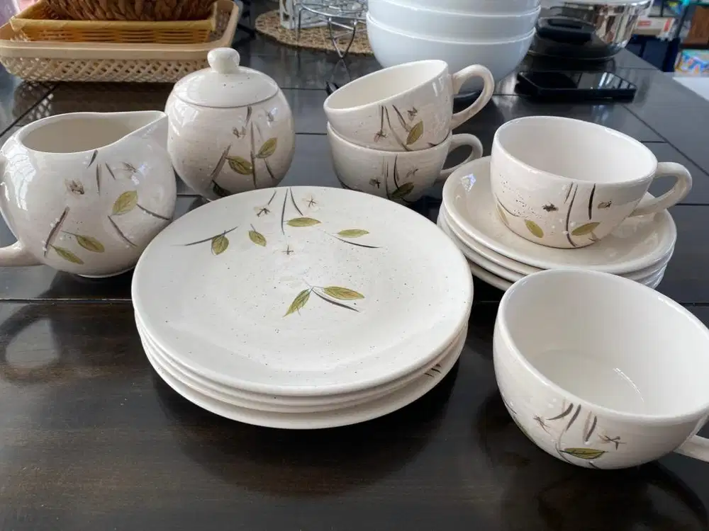 Tea set - used like new