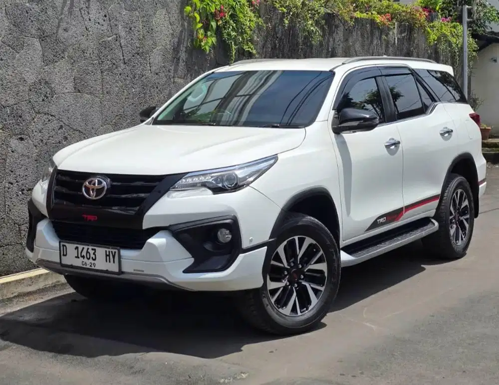 Toyota FORTUNER VRZ TRD 2.4 AT 2019 KM 65rb RECORD TOYOTA BANDUNG